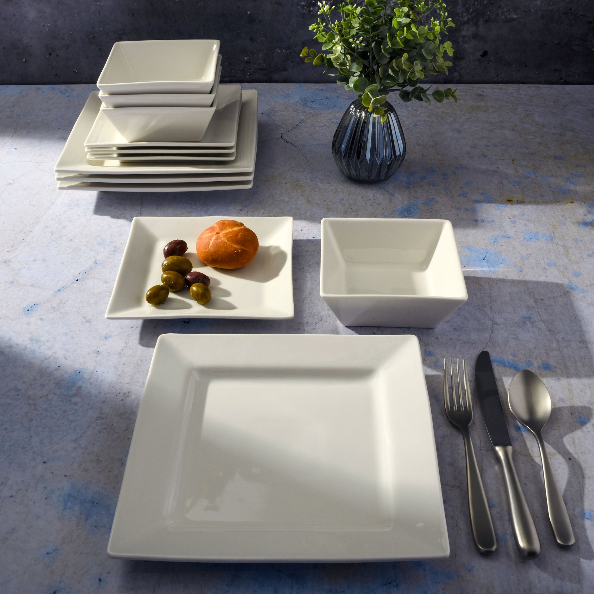 Gibson Home Everyday Hard Square 12-Piece Fine Ceramic Dinnerware Set