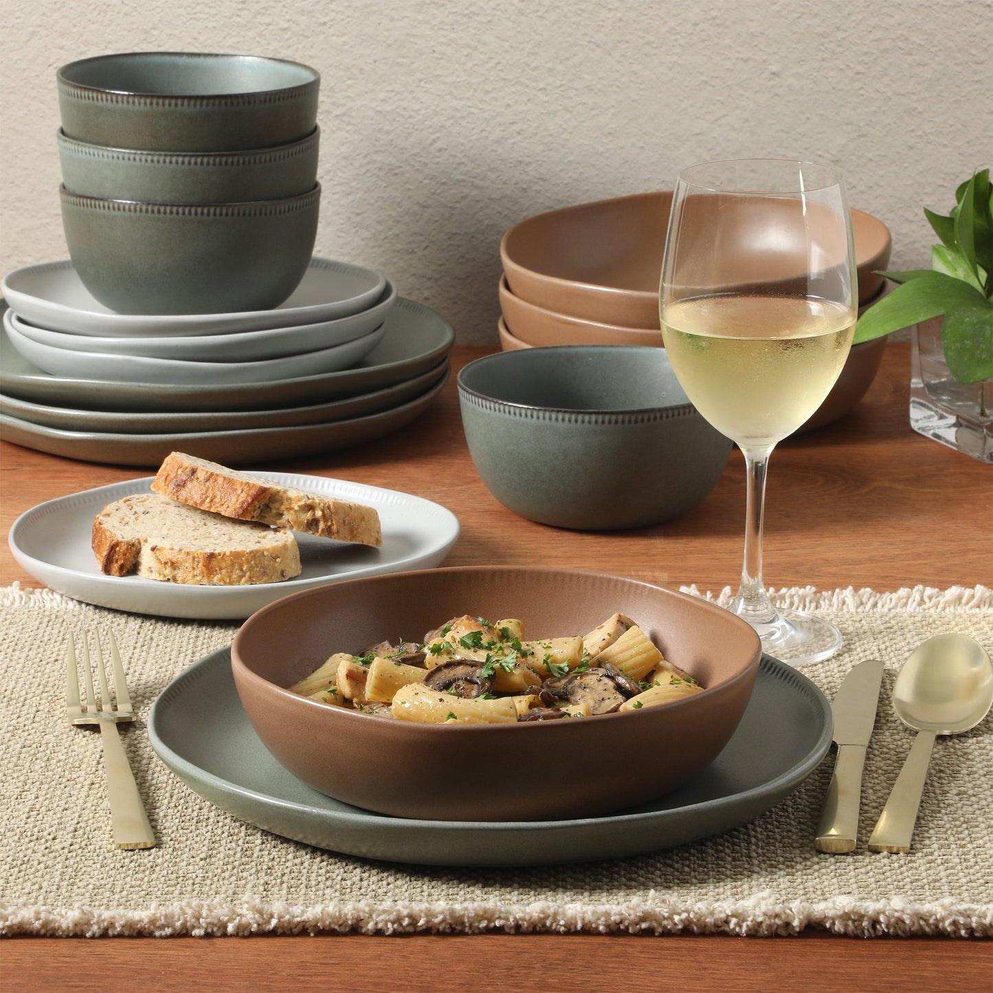 Gibson Elite Menlo Park 16-Piece Pottery Clay Stoneware Dinnerware Set –  Reactive Glaze, Embossed Plates and Bowls W/ Pasta Bowl, Service for 4 – Microwave & Dishwasher Safe