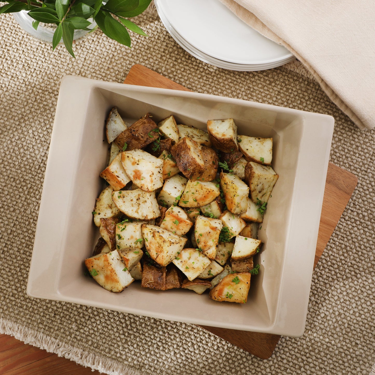 Gibson Elite 2-Quart 10" x 8.5" Stoneware Baking Dish with Acacia Wood Lid – Taupe Rectangular Oven Safe Baker for Casseroles, Roasting & Serving