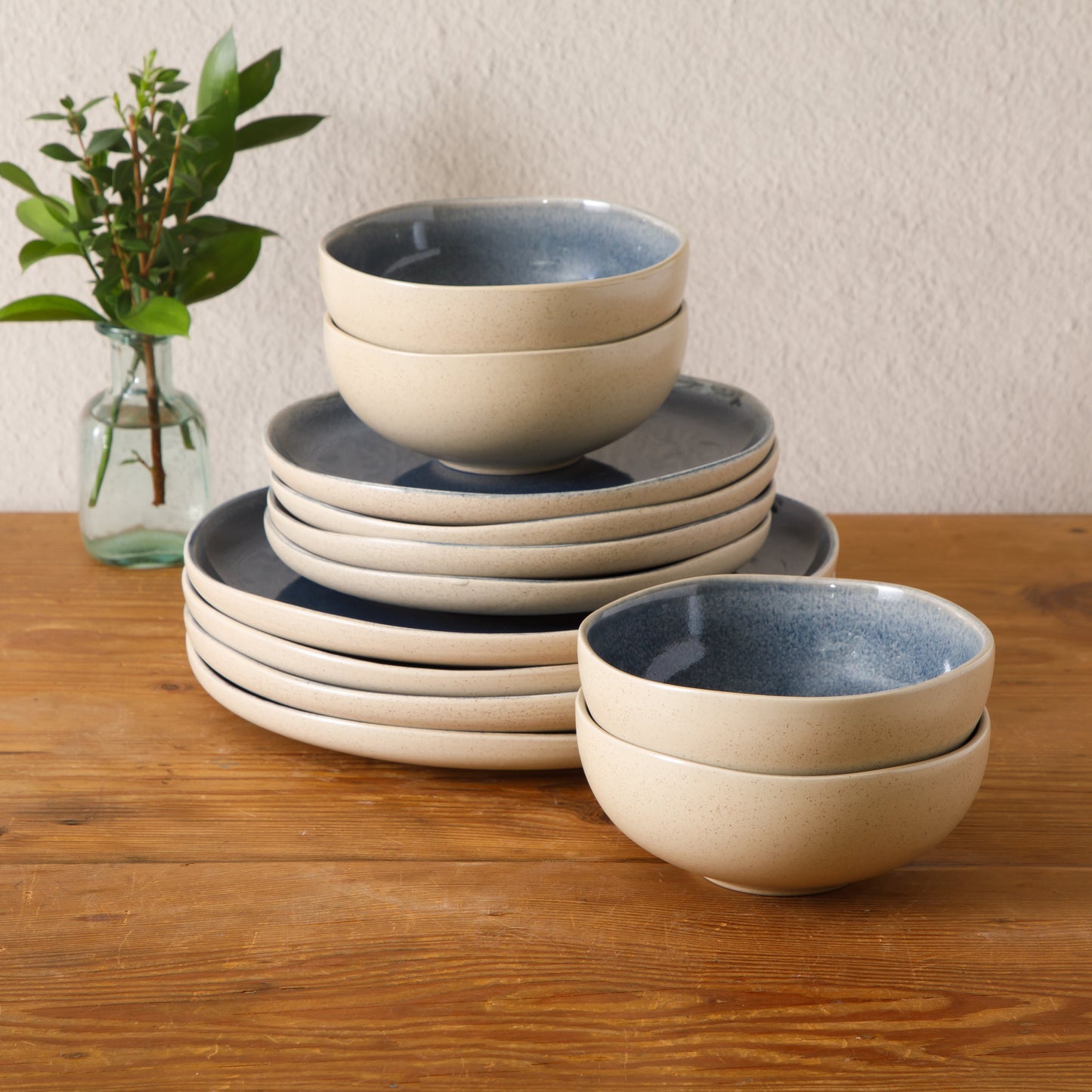 Gibson Elite Manila Bay 12-Piece Stoneware Dinnerware Set, Service for 4, Reactive Glaze Modern Artisan Plates, Bowls & Mugs, Round Design