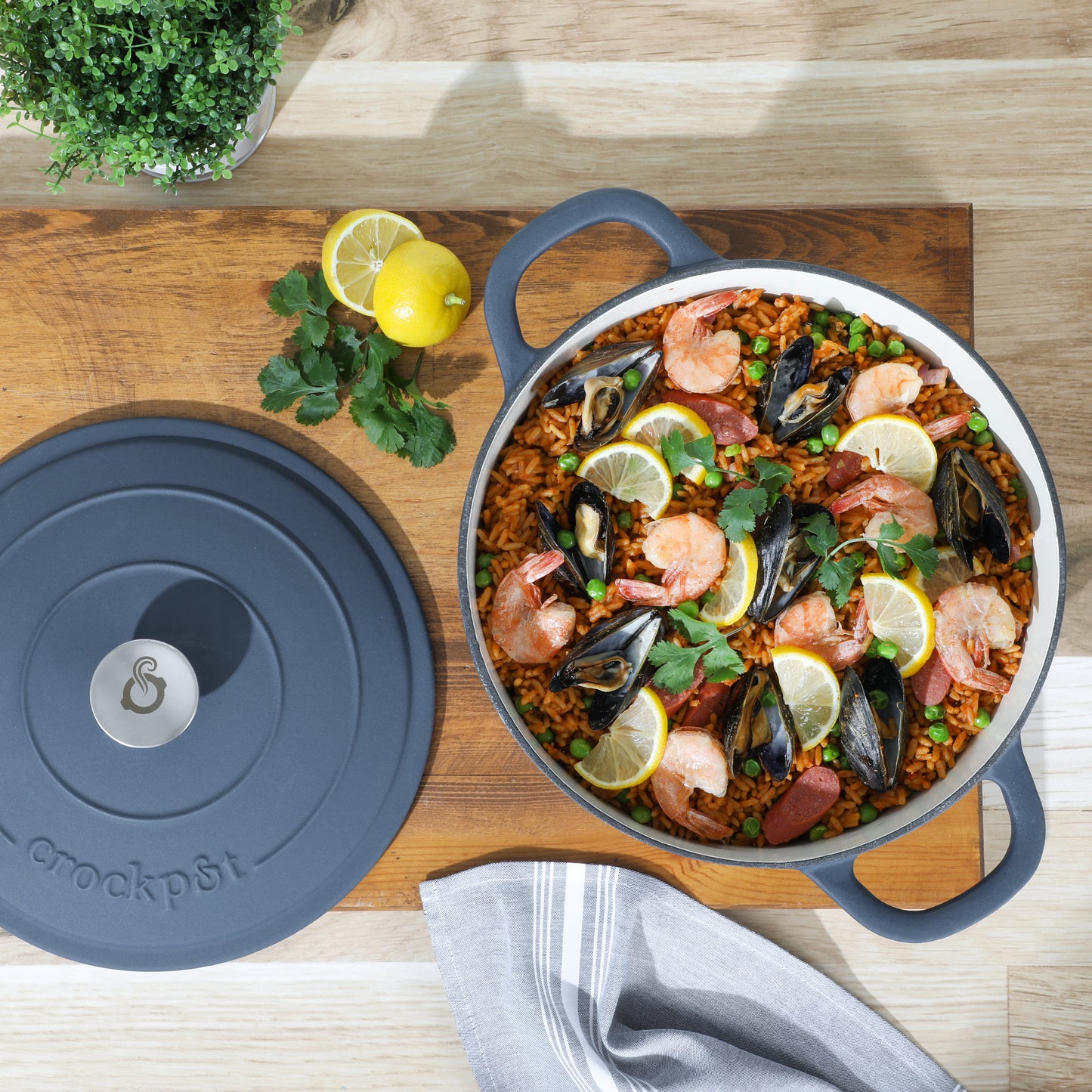 Crock Pot Artisan 7-Quart Round Enameled Cast Iron Dutch Oven