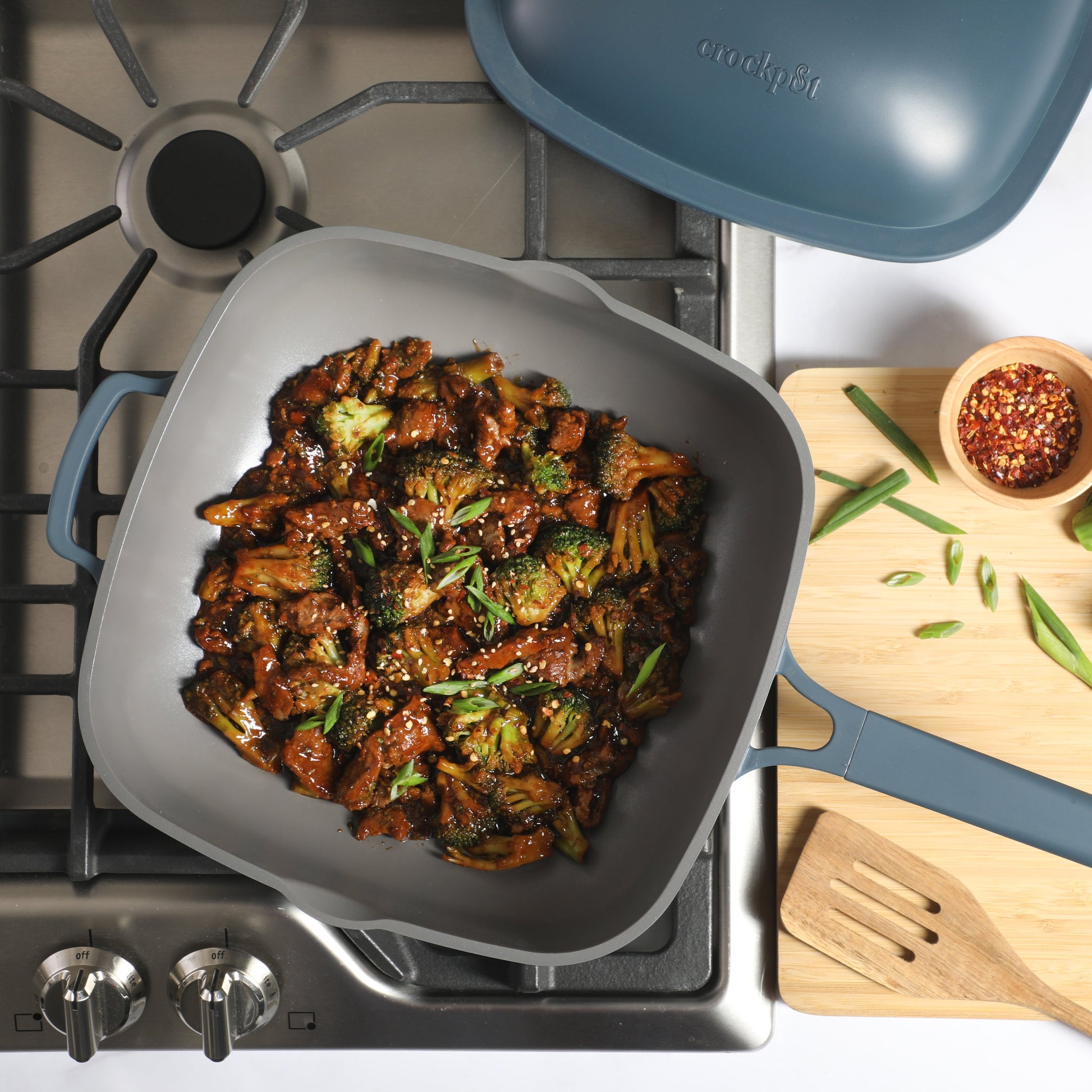 Crock Pot Northvale 5.3 Quart Ceramic Nonstick Sauté Pan with Steamer Basket & Lid, Cast Aluminum Pan with Induction Base and Soft-Touch Handle