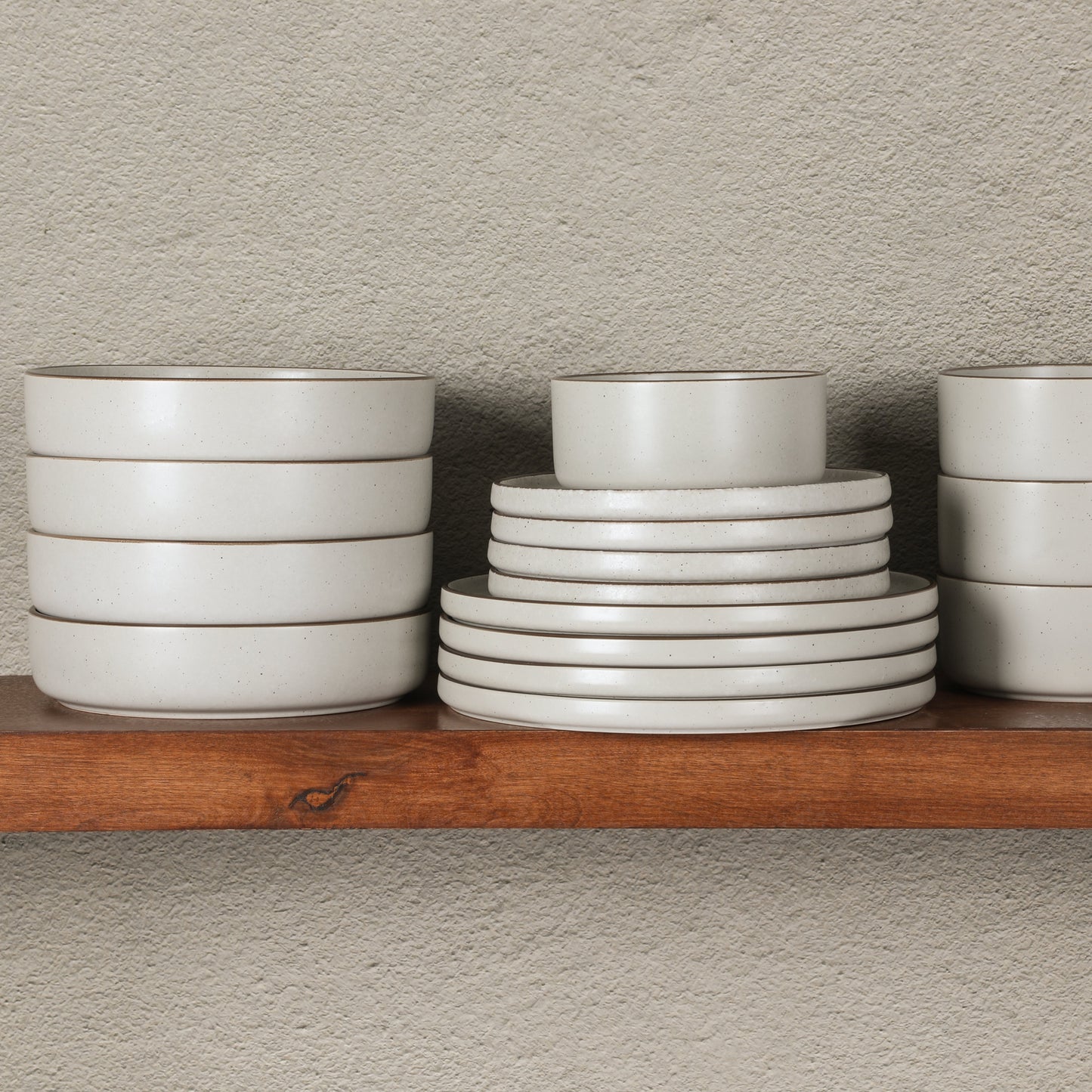 Gibson Elite Gelston Stoneware Matte Reactive Glaze 16 Piece (Service for 4) Plates and Bowl Dinnerware Set