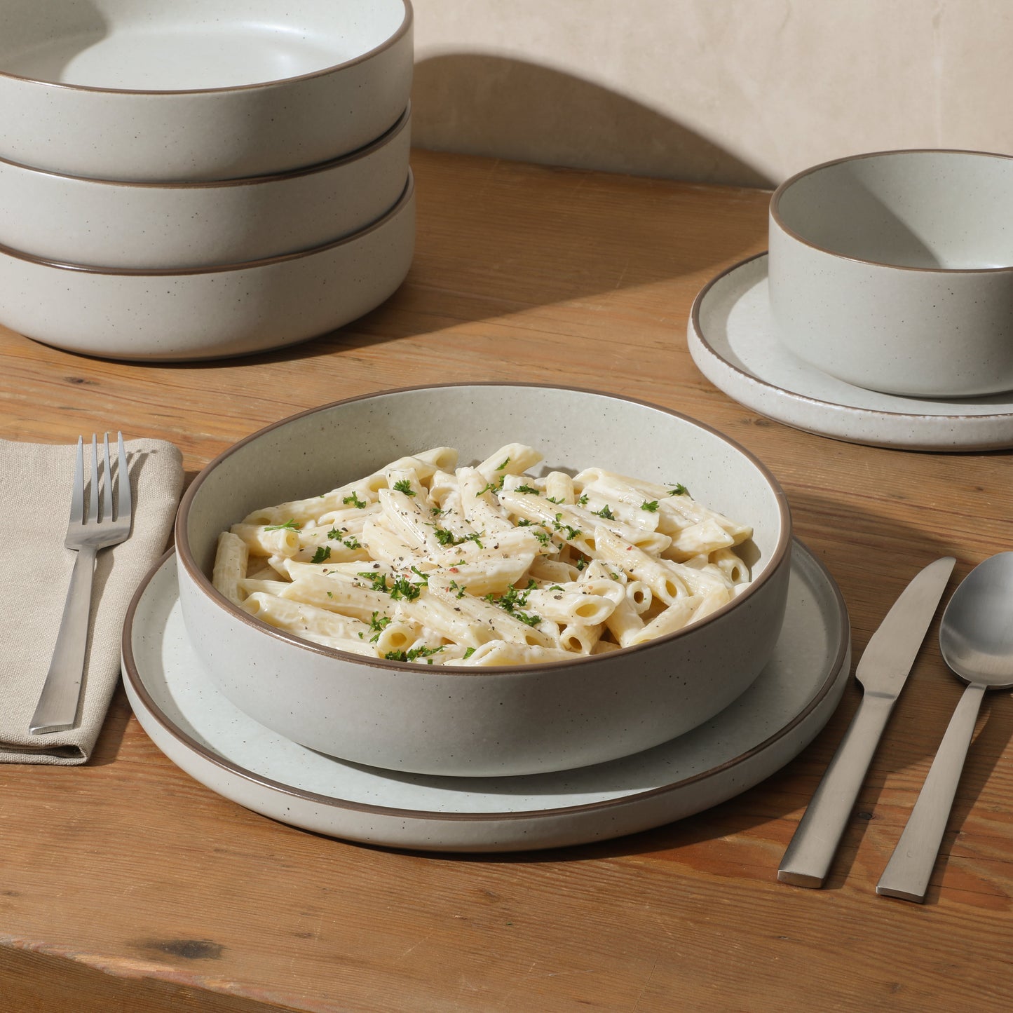 Gibson Elite Gelston Stoneware Matte Reactive Glaze 16 Piece (Service for 4) Plates and Bowl Dinnerware Set