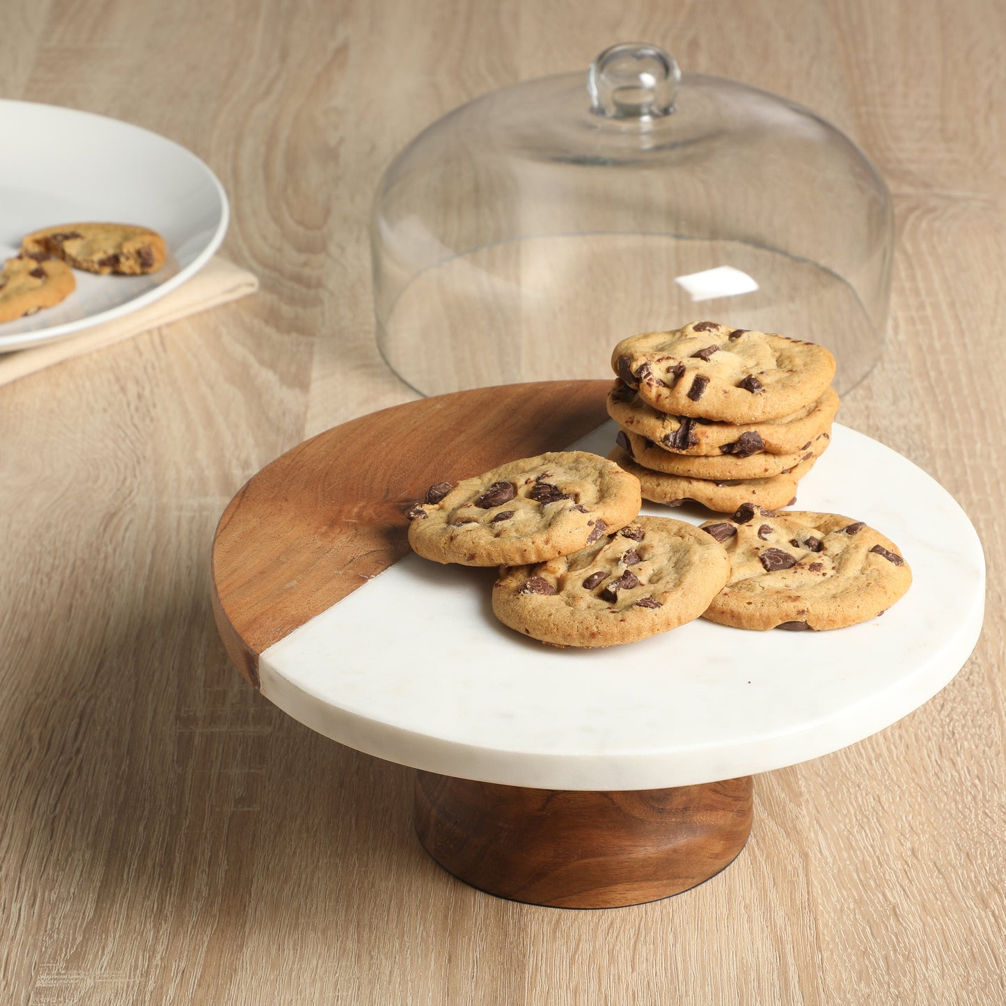 Gibson Elite Ridgehaven 10" Marble & Wood Cake Stand, Serving Platter, Charcuterie Board, and Center Piece Home Décor With Glass Lid