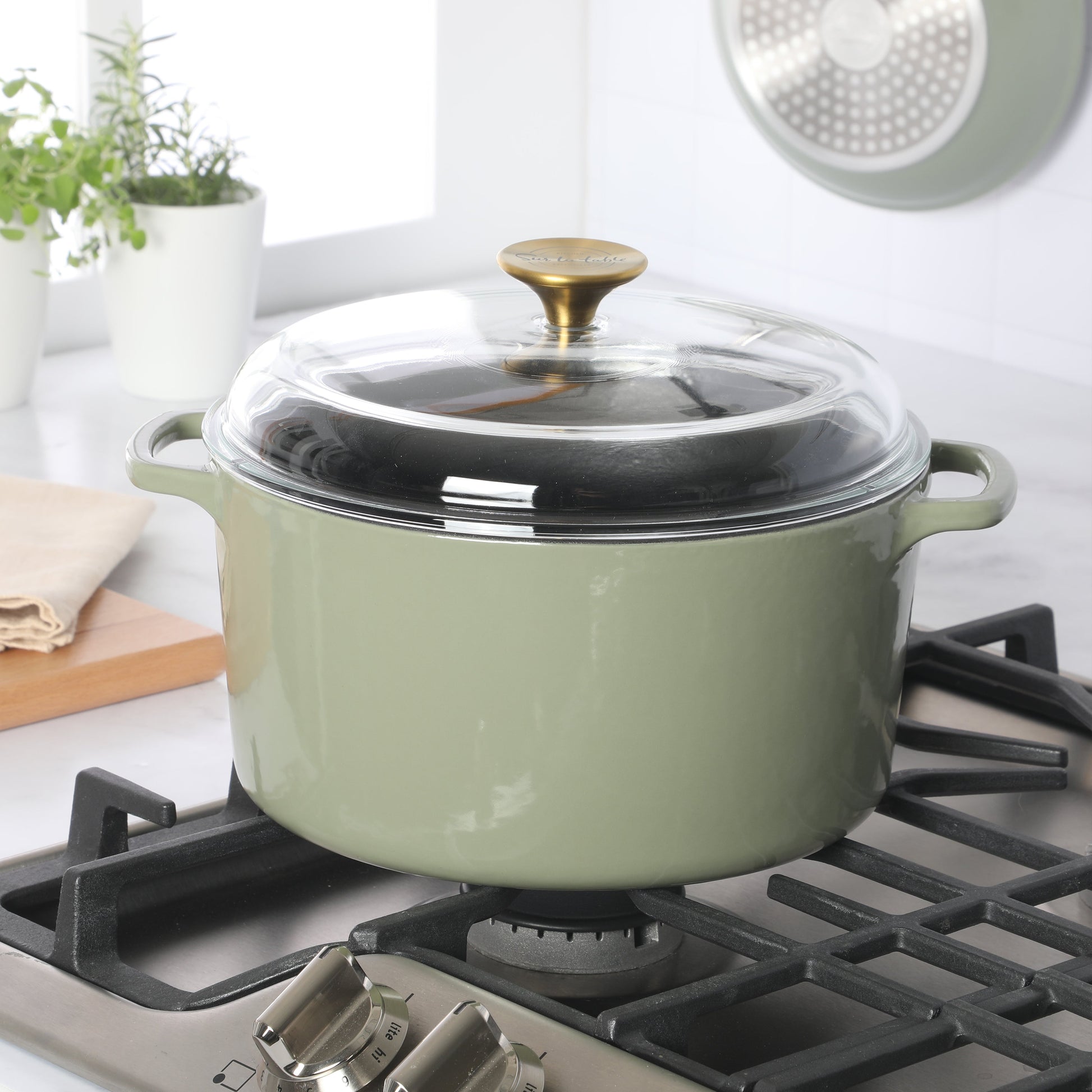 Sur La Table Kitchen Essentials Supper Club 5-Quart Enamel-Coated Cast Iron Dutch Oven Pot with Oven Safe Glass Lid, Oven-to-Table Cookware for Bread, Soups, Stews & Braising