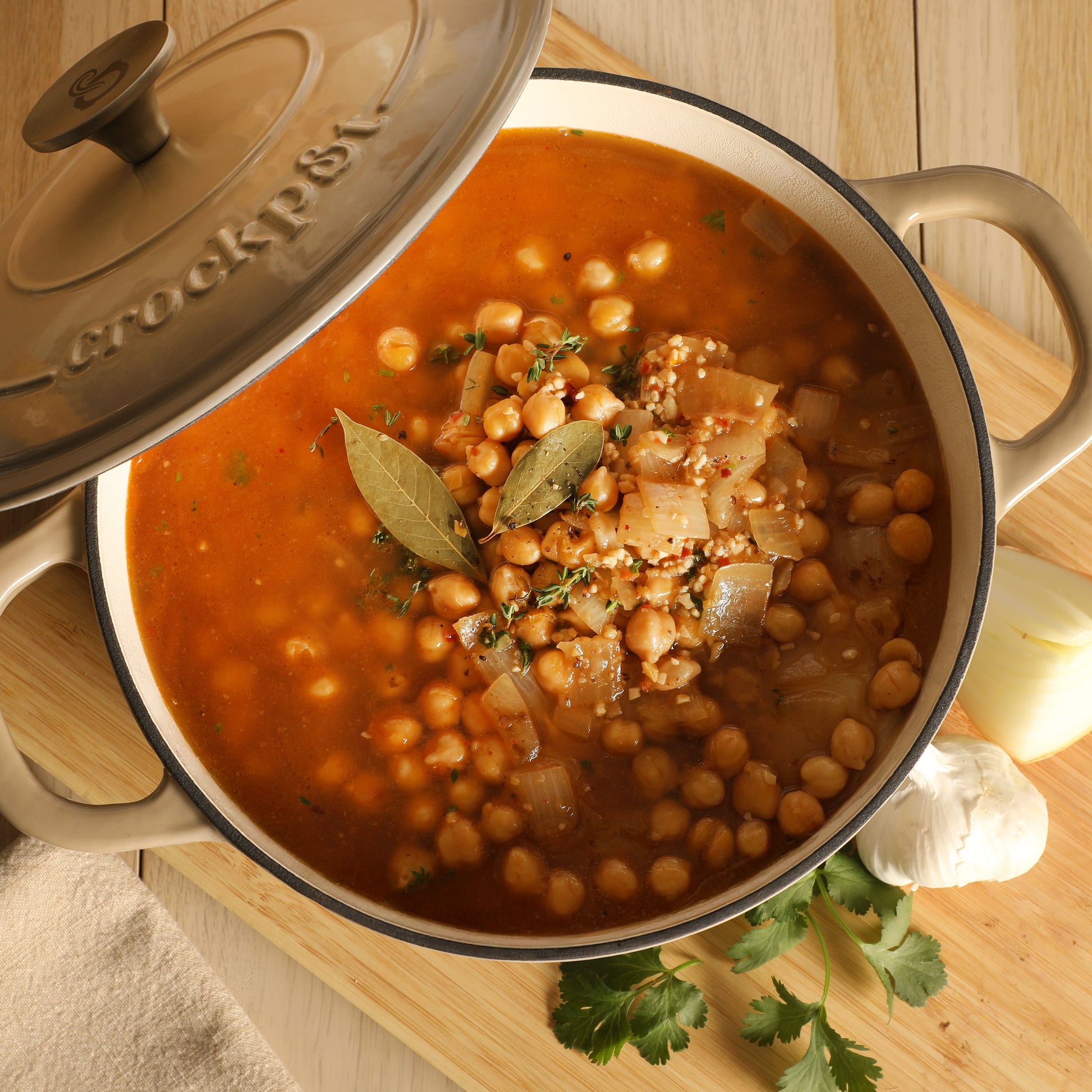 Crock Pot Artisan 5-Quart Round Cast Iron Dutch Oven Pot With Lid