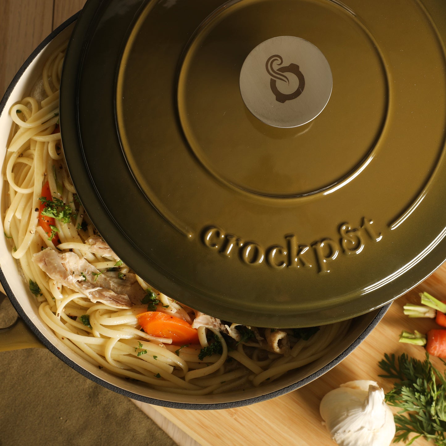Crock Pot Artisan 7-Quart Round Cast Iron Dutch Oven Pot With Lid