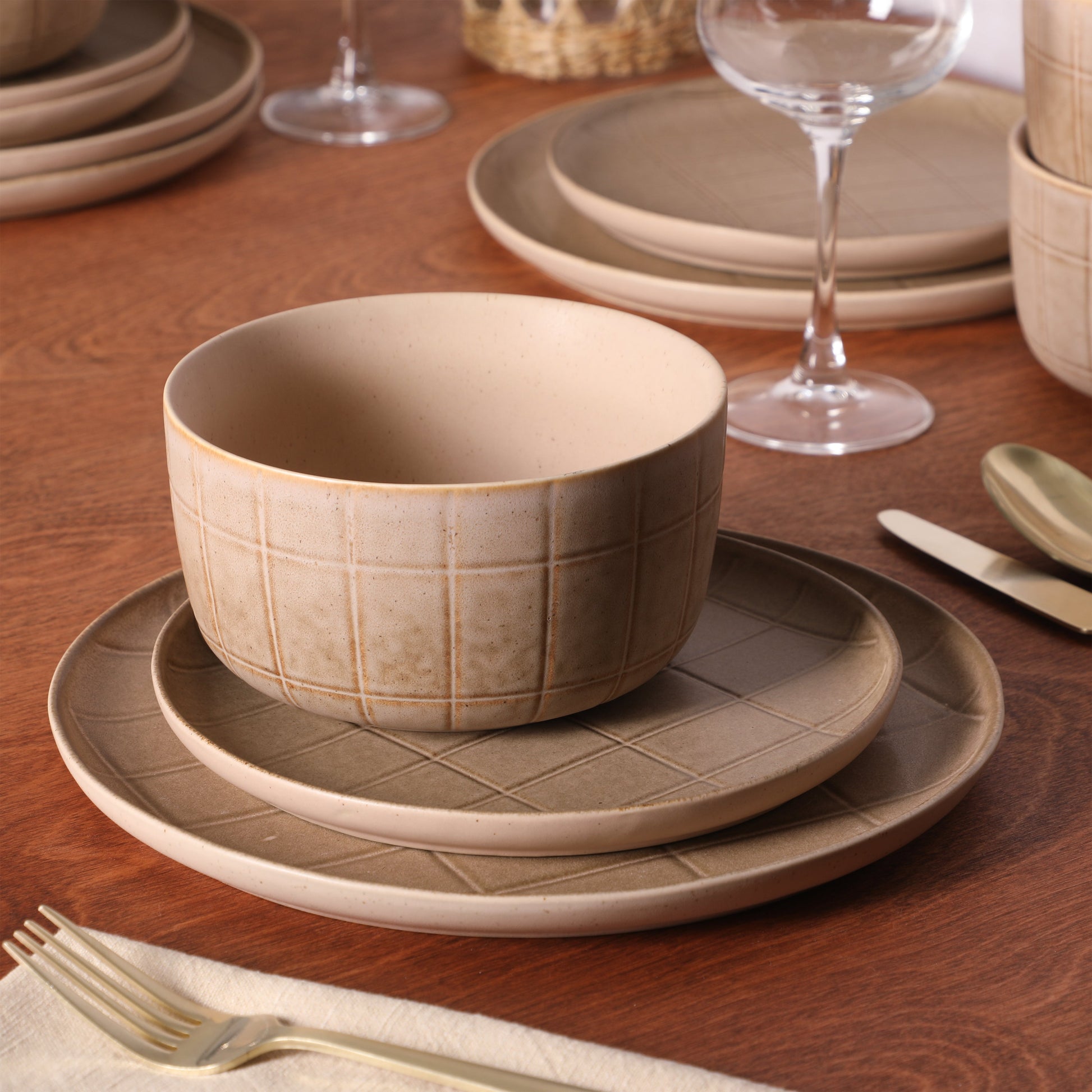 Gisbon Elite Butterwick 12 Piece Plates and Bowls Stoneware Dinnerware Set - Reactive Glaze Patterned Dishes - Microwave and Dishwasher Safe