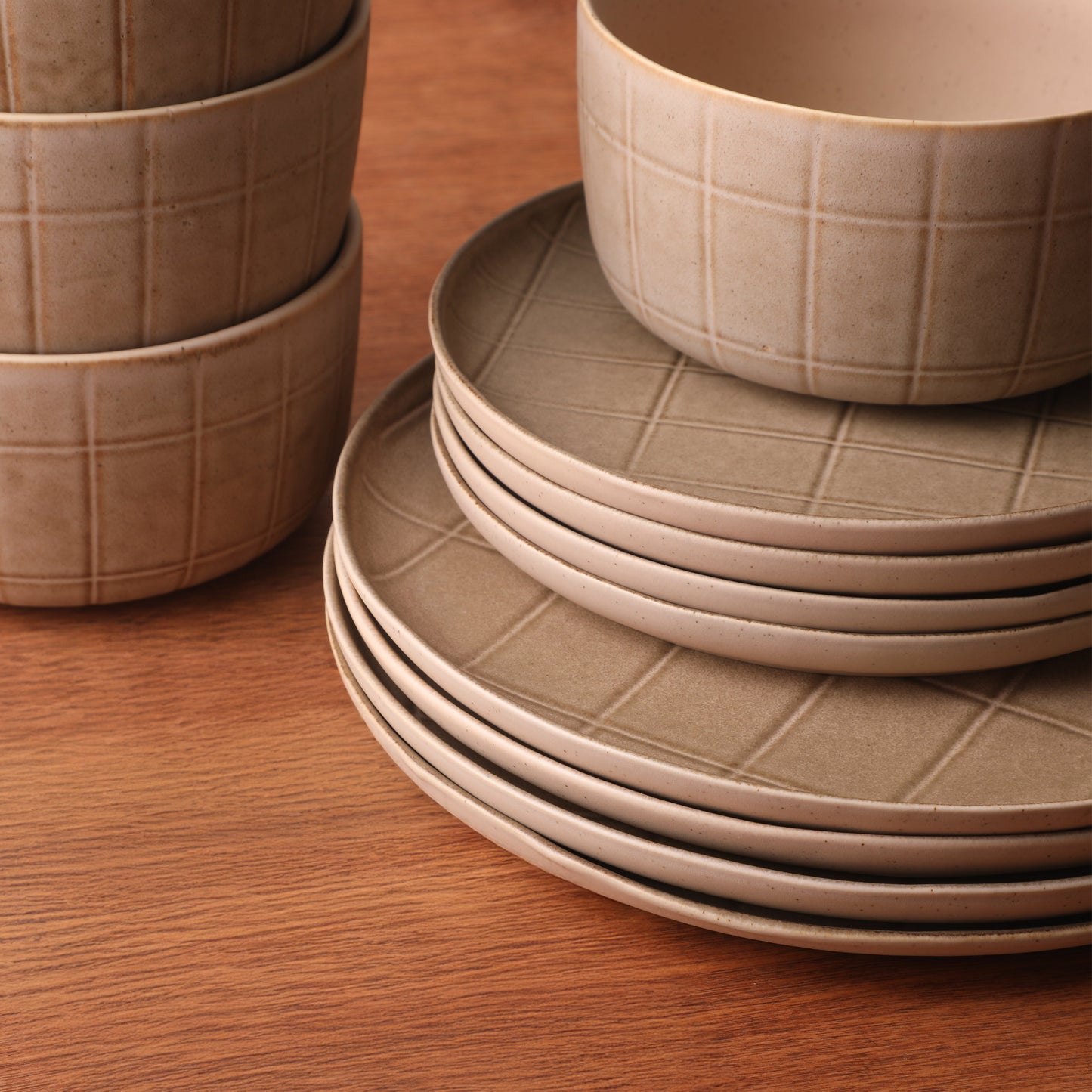 Gisbon Elite Butterwick 12 Piece Plates and Bowls Stoneware Dinnerware Set - Reactive Glaze Patterned Dishes - Microwave and Dishwasher Safe
