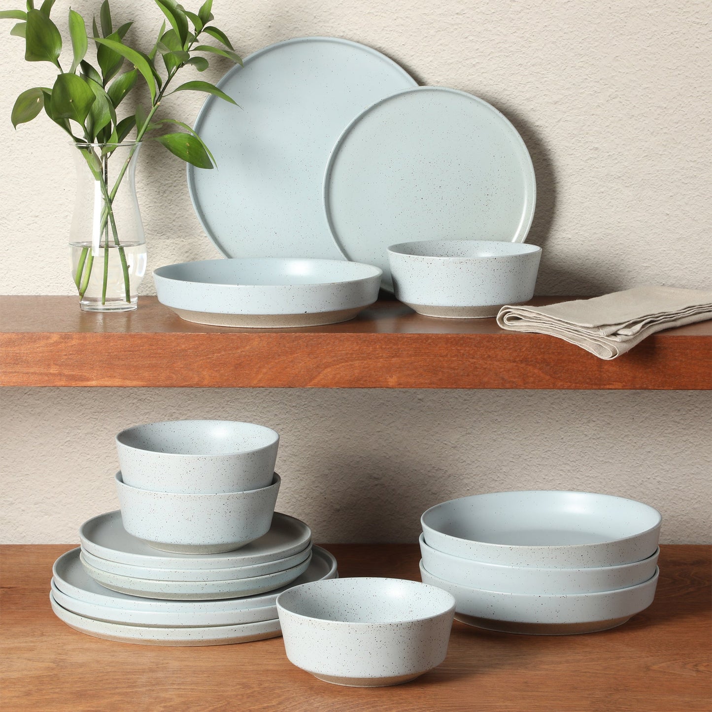 Gibson Elite Overbrook 16-Piece Pottery Clay Stoneware Dinnerware Set –  Reactive Glaze, Stackable Plates and Bowls w/ Pasta Bowl, Service for 4 – Microwave & Dishwasher Safe