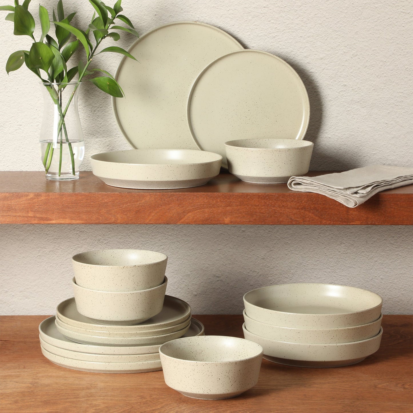 Gibson Elite Overbrook 16-Piece Pottery Clay Stoneware Dinnerware Set –  Reactive Glaze, Stackable Plates and Bowls w/ Pasta Bowl, Service for 4 – Microwave & Dishwasher Safe
