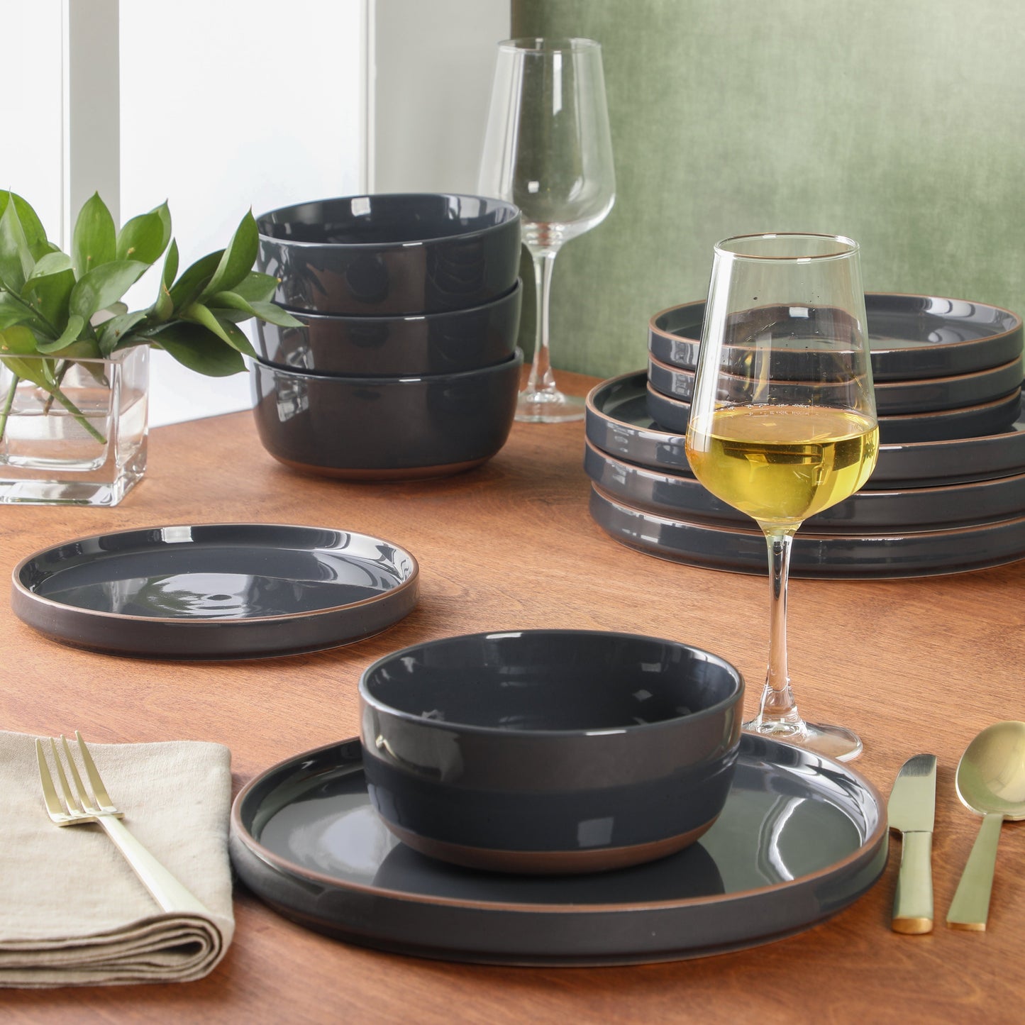 Gibson Elite Northrock Stoneware Dinnerware Set, 12-Piece Service for 4 Plates and Bowls Set – Dishes with Hand-Painted Terracotta Base
