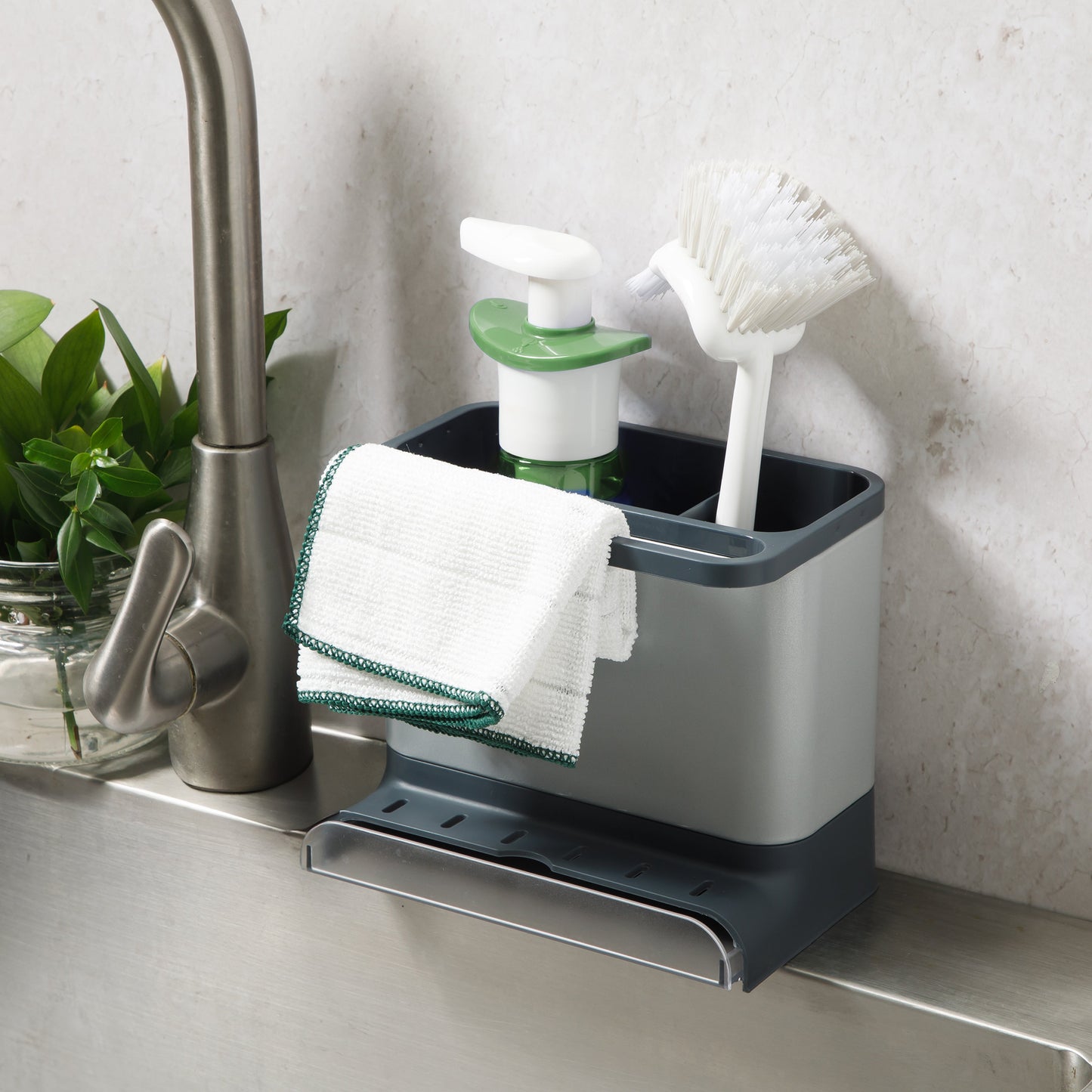 Gibson Home Ledgebrook Sink Caddy With Metal Panel, Metal Sponge Holder for Kitchen Sink, Countertop Organizer and Storage Essentials With Drain Board