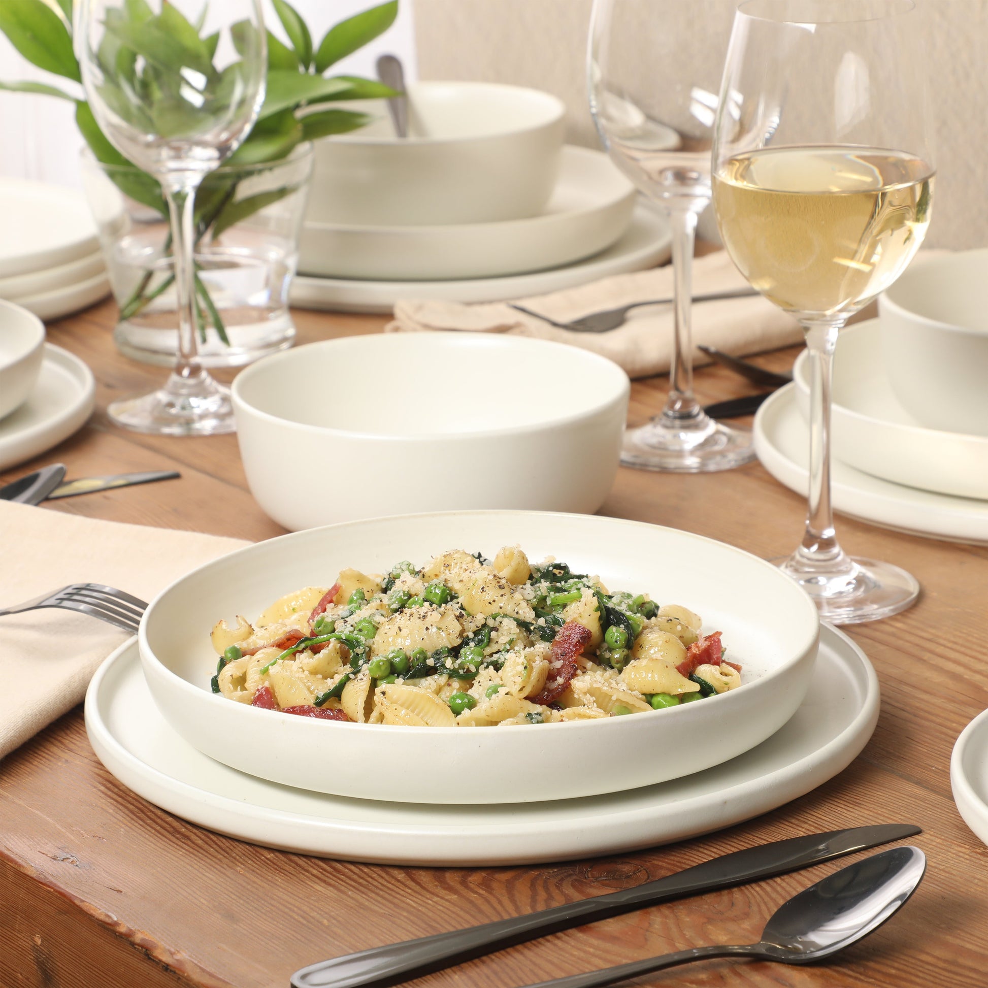 Gibson Elite Bayou Moon Plates and Bowls Sets, 16-Piece Matte Stoneware Dinnerware Sets, Solid Color Reactive Glaze Dish Set, Service for 4
