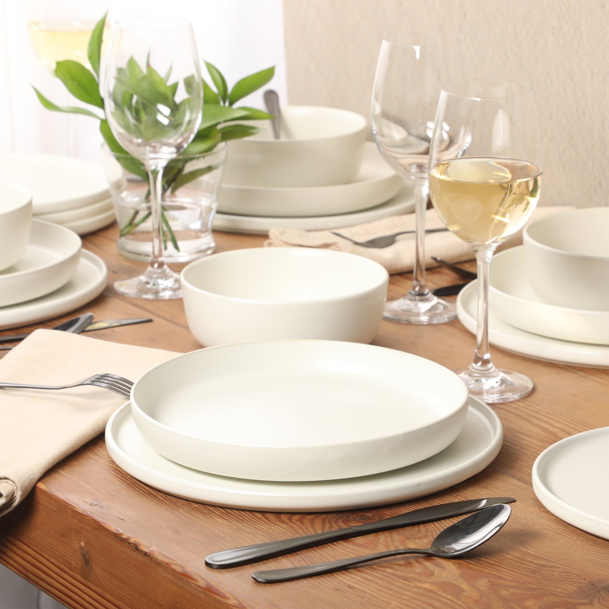 Gibson Elite Bayou Moon Plates and Bowls Sets, 16-Piece Matte Stoneware Dinnerware Sets, Solid Color Reactive Glaze Dish Set, Service for 4