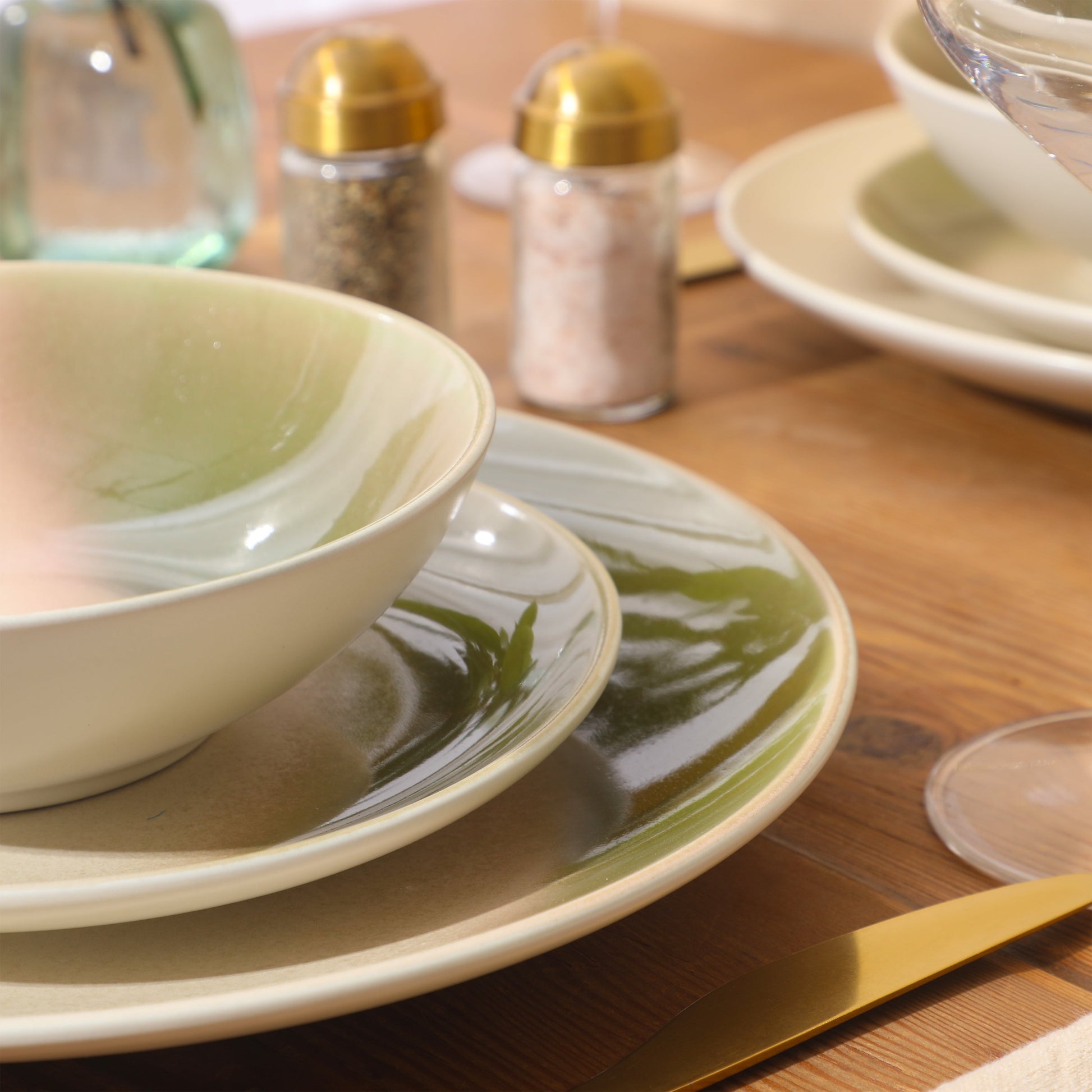Gibson Elite Crescenton Plates and Bowls Sets, 12-Piece Stoneware Dinnerware Sets, Round Reactive Glaze Dish Set, Service for 4