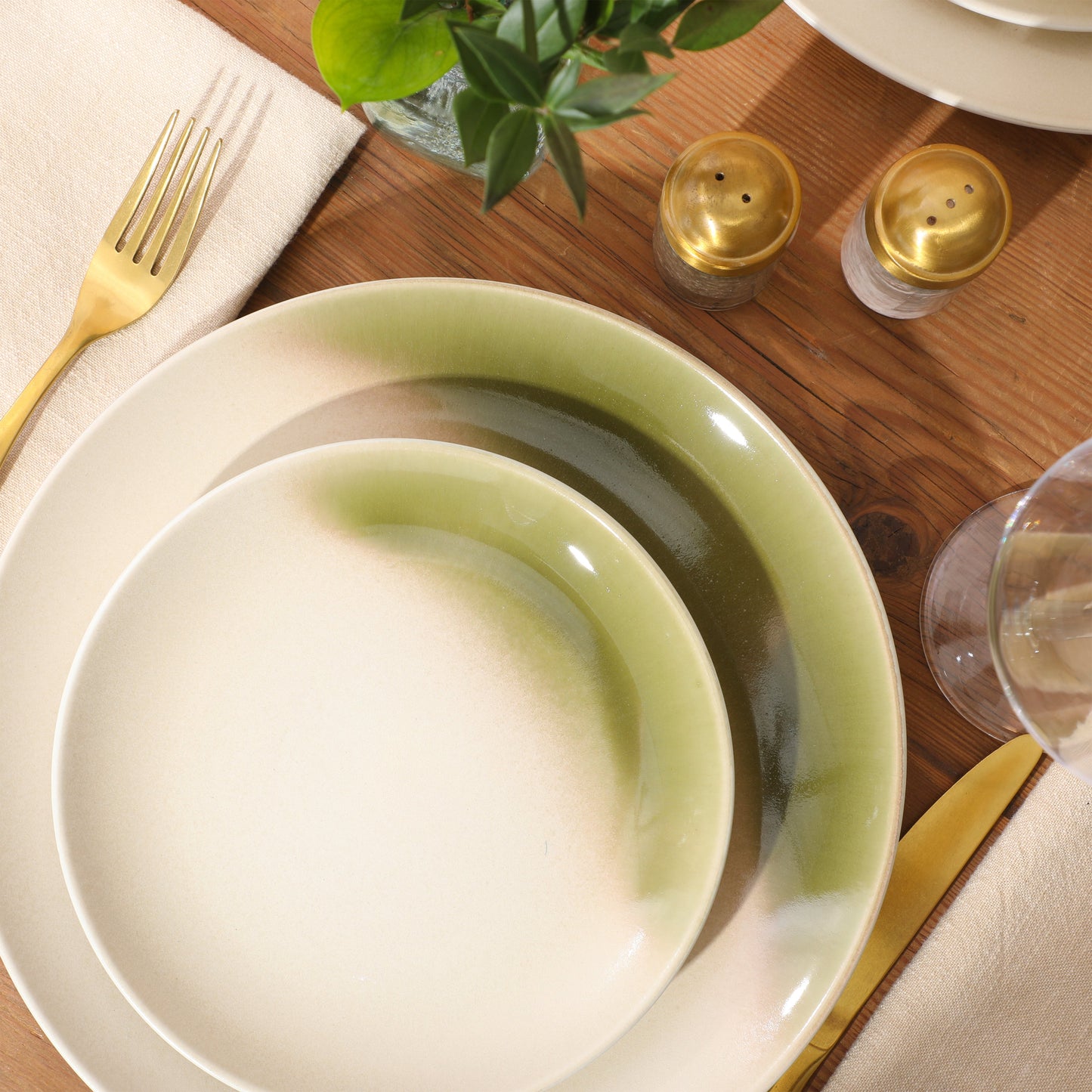 Gibson Elite Crescenton Plates and Bowls Sets, 12-Piece Stoneware Dinnerware Sets, Round Reactive Glaze Dish Set, Service for 4