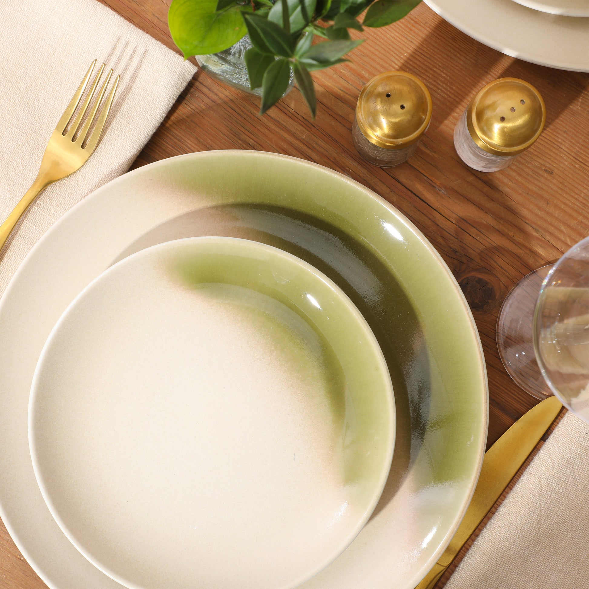 Gibson Elite Crescenton Plates and Bowls Sets, 12-Piece Stoneware Dinnerware Sets, Round Reactive Glaze Dish Set, Service for 4