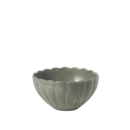 Gibson Elite Bistro Fleur Stoneware Cereal Bowls Set of 4, 5.5-Inch Scalloped Bowls, Fluted Kitchen Bowls for Cereal, Soup, Salad