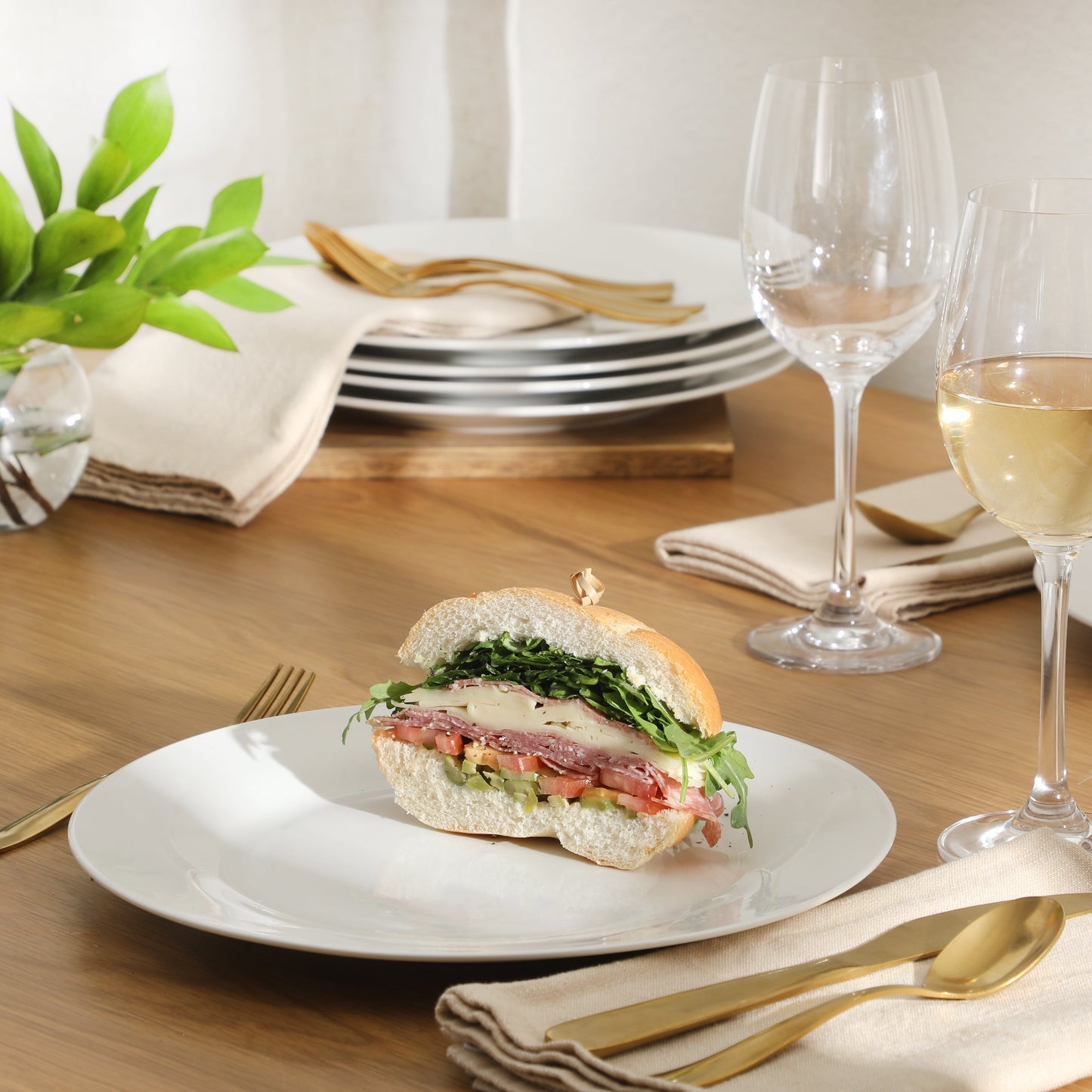 Gibson Home Great Essentials 6-Piece Dinner Plate Set, 10.5 Inch Fine Ceramic Round Plates, Microwave and Dishwasher Safe, White