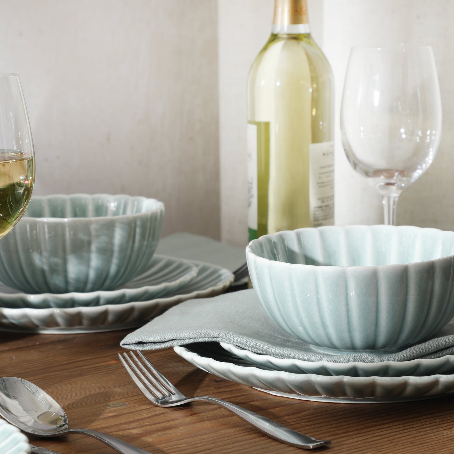 Gibson Elite Peach Orchard 12-Piece New Bone China Dinnerware Set Service for 4, Embossed Fluted Plates and Bowls, Dishwasher Safe