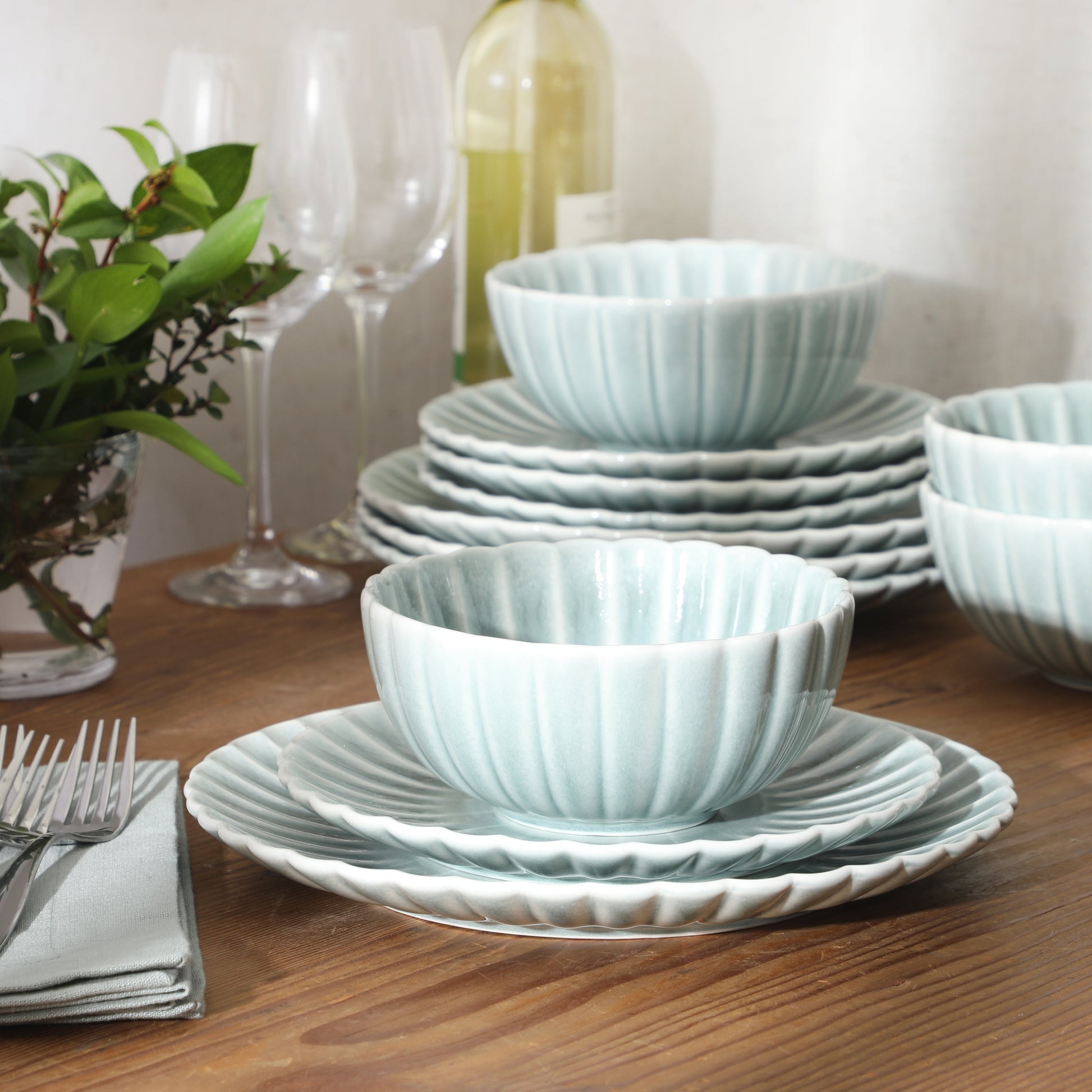 Gibson Elite Peach Orchard 12-Piece New Bone China Dinnerware Set Service for 4, Embossed Fluted Plates and Bowls, Dishwasher Safe