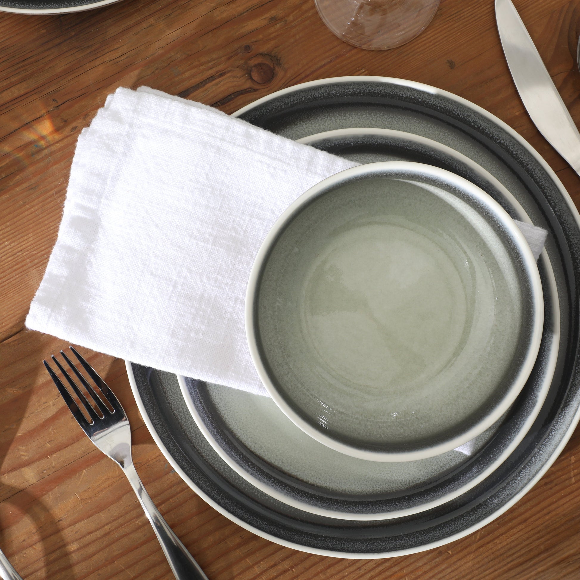 Gibson Elite Island Bay 12-Piece New Bone China Dinnerware Set Service for 4, Reactive Glaze Plates and Bowls, Dishwasher Safe