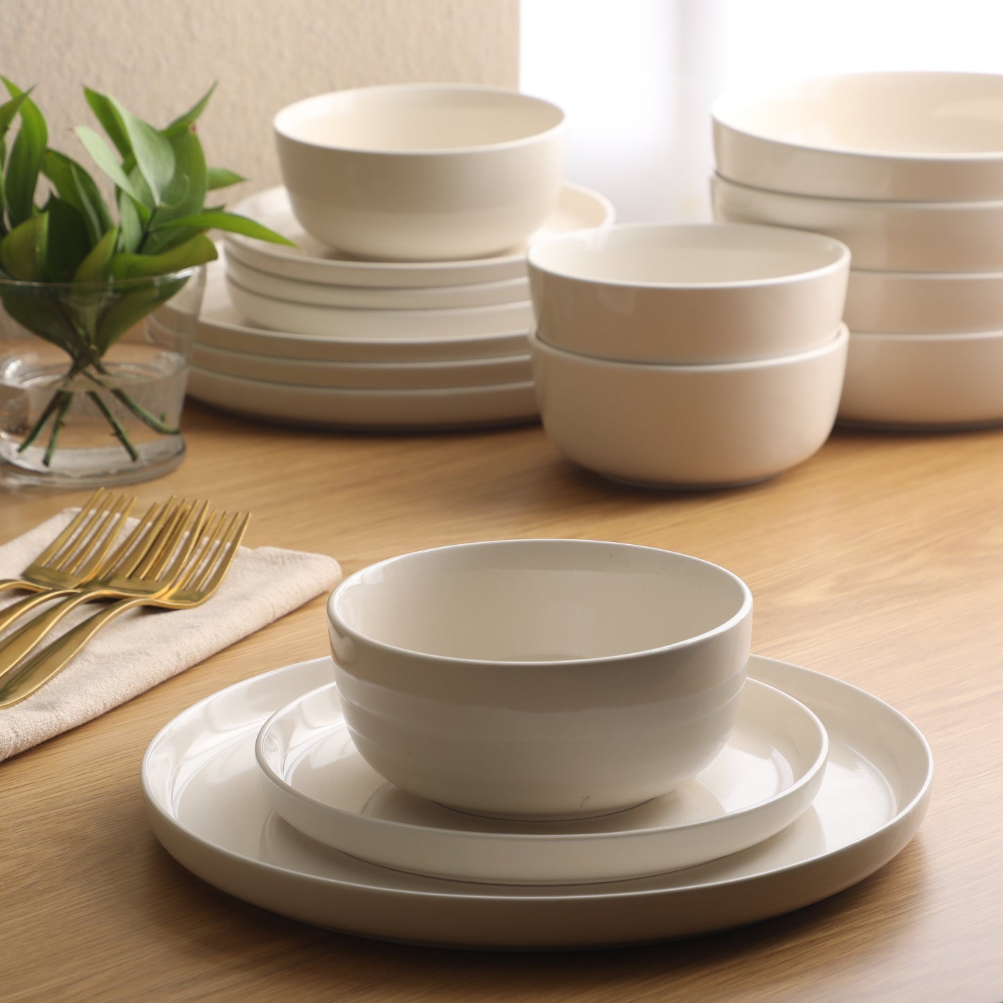 Gibson Home Serenity 16 Piece Modern Porcelain Dinnerware Set for 4, Plates and Bowls Set, Dinner Plates, Salad Plates,  Cereal Bowls