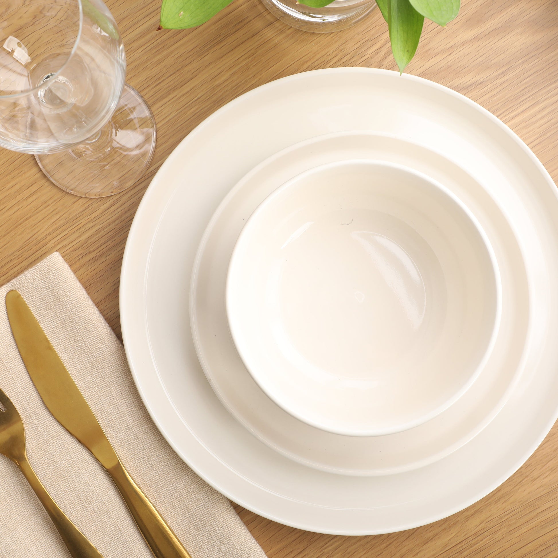Gibson Home Serenity 16 Piece Modern Porcelain Dinnerware Set for 4, Plates and Bowls Set, Dinner Plates, Salad Plates,  Cereal Bowls