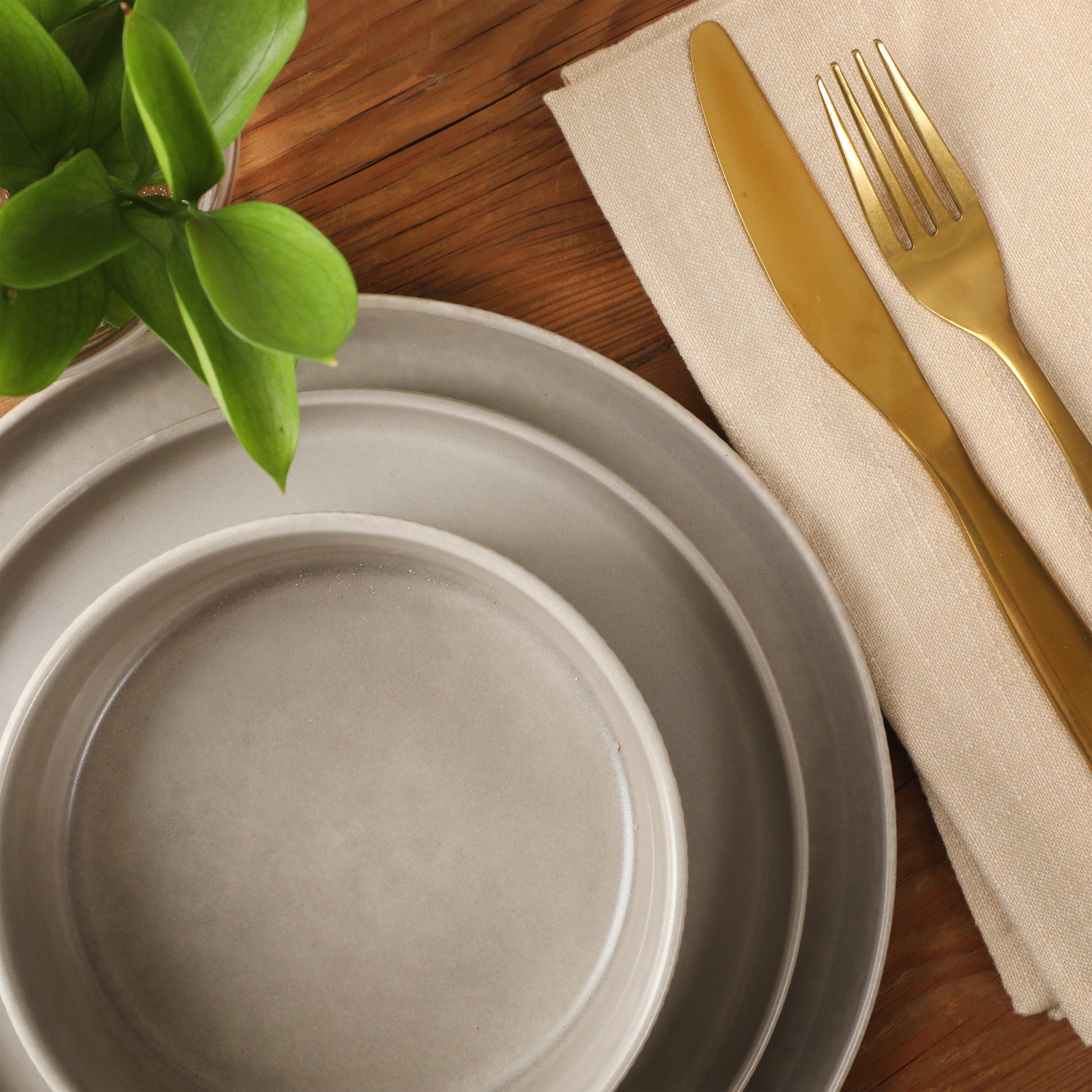 Gibson Elite Avant-Garde 12 Piece Stoneware Dinnerware Set for 4, Plates and Bowls Set with Reactive Glaze,  Dinner Plates, Salad Plates, Bowls