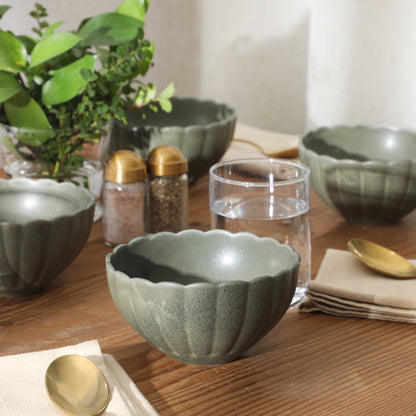 Gibson Elite Bistro Fleur Stoneware Cereal Bowls Set of 4, 5.5-Inch Scalloped Bowls, Fluted Kitchen Bowls for Cereal, Soup, Salad