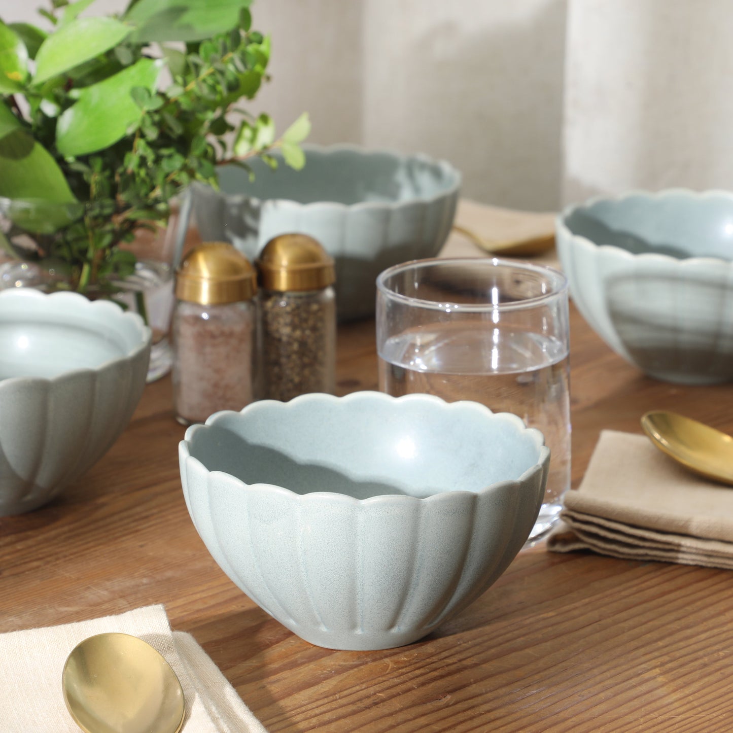Gibson Elite Bistro Fleur Stoneware Cereal Bowls Set of 4, 5.5-Inch Scalloped Bowls, Fluted Kitchen Bowls for Cereal, Soup, Salad