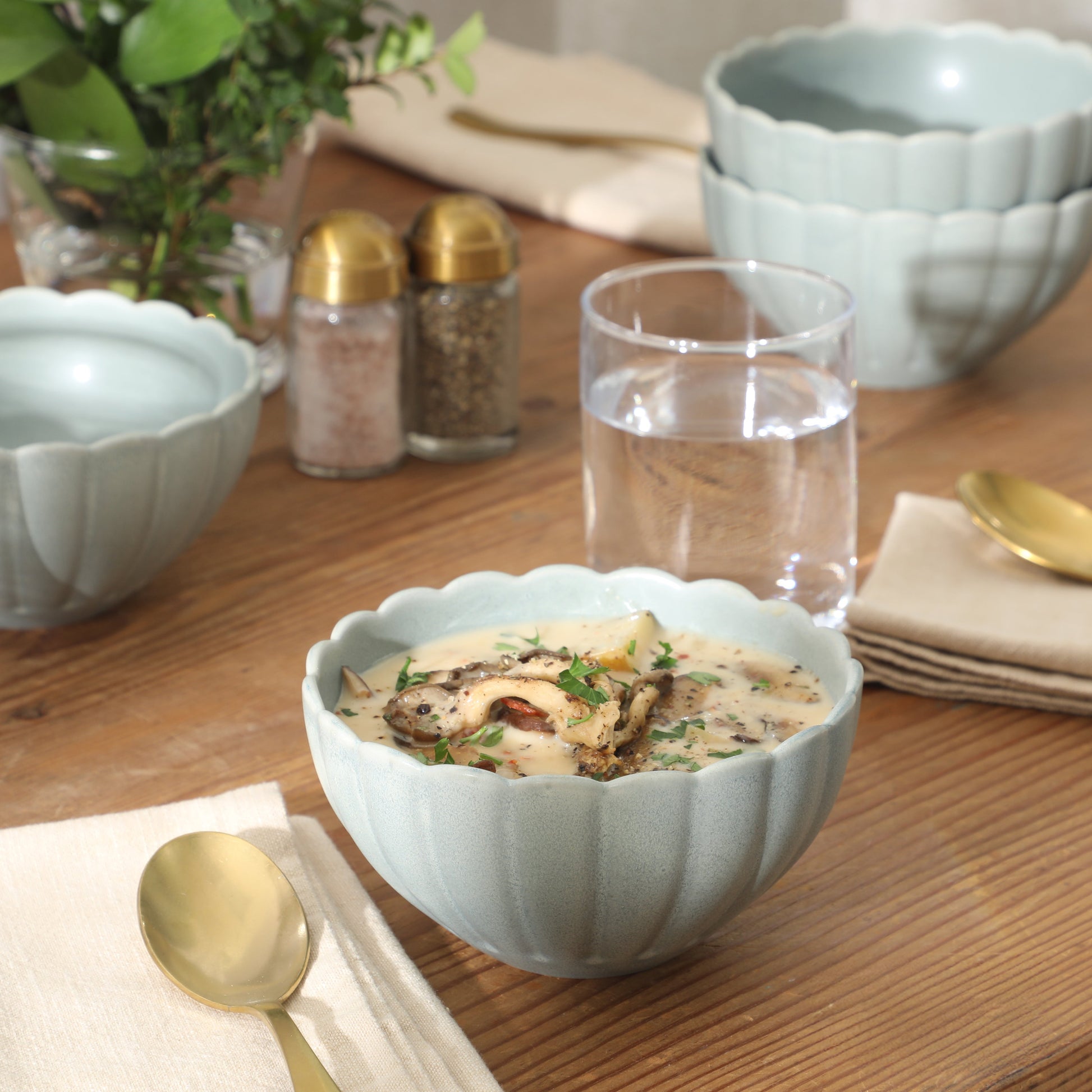 Gibson Elite Bistro Fleur Stoneware Cereal Bowls Set of 4, 5.5-Inch Scalloped Bowls, Fluted Kitchen Bowls for Cereal, Soup, Salad